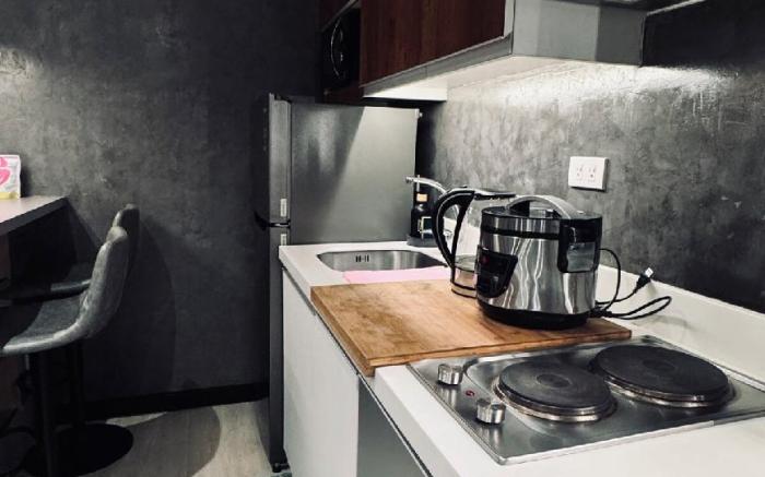 Azure Urban Resort (Staycation by K&K)