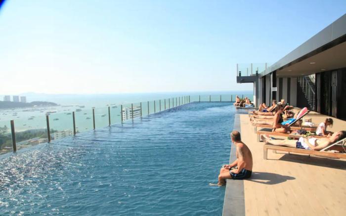 Best Location of Pattaya, Sky Pool and Close to The Beach