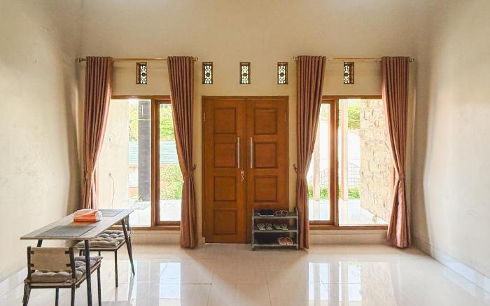 Room 2 at Villa Restu 5 – King Room, Private Bath