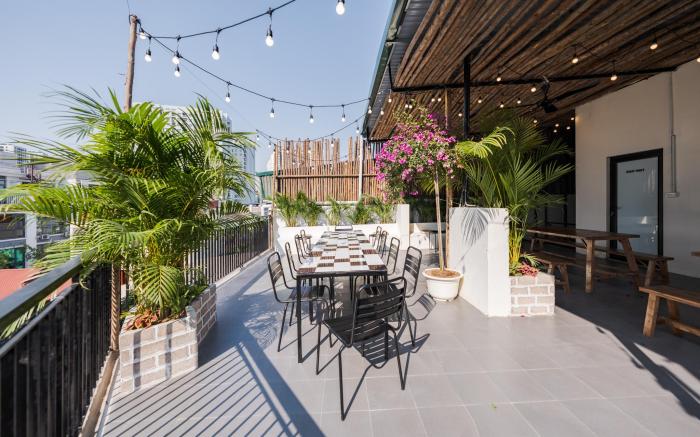 ATHLETIC GOLD VILLA-URBAN HANOI-STAFF 24/7