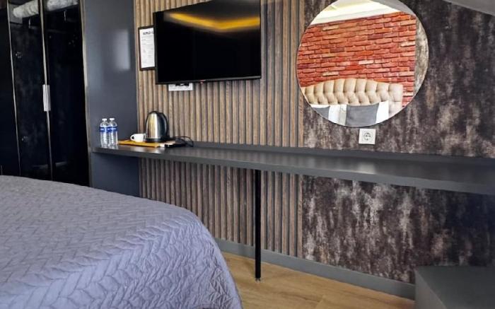 Light-Filled Studio for a Peaceful Maltepe Stay