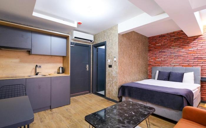 Sleek & Sunny Studio in Maltepe