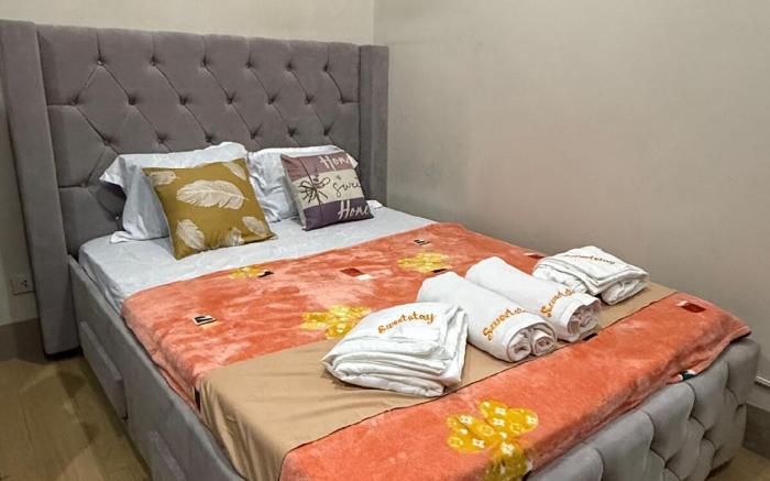 Sweet Stay at Acacia Gray