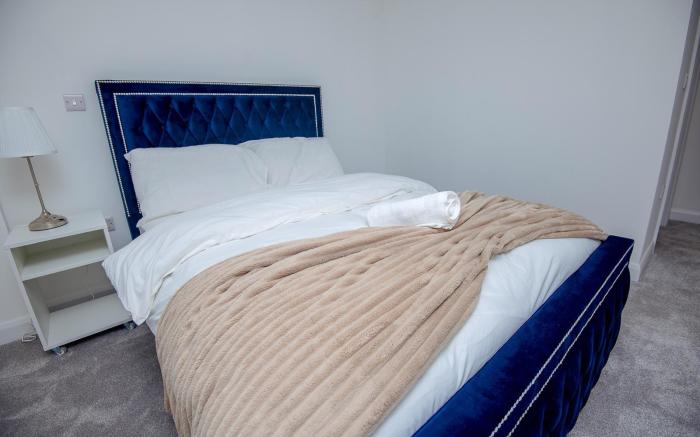 LUXURY 3 BEDROOM PENTHOUSE APARTMENT 