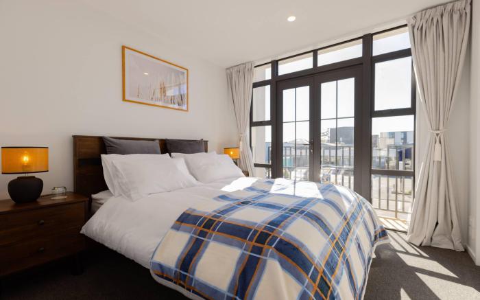 Central CBD Luxury 2 Bed Bliss By Town hall,Casino, Restaurants, Shopping