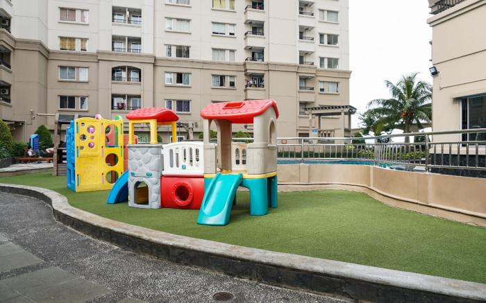 Warm and Homey 2BR at Marina Ancol Apt By Travelio