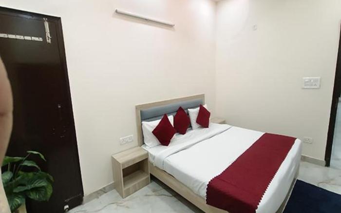 FabHotel Winsome Inn