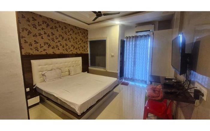 FabHotel Royal Imperio