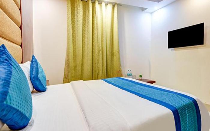 FabHotel Golden Key Residency