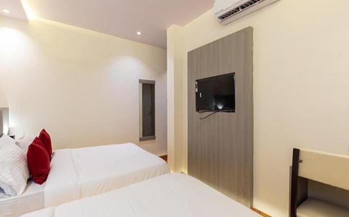 FabHotel Aarti Residency