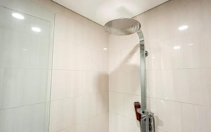 Modern Big 1BR Apt Branz Simatupang By Travelio