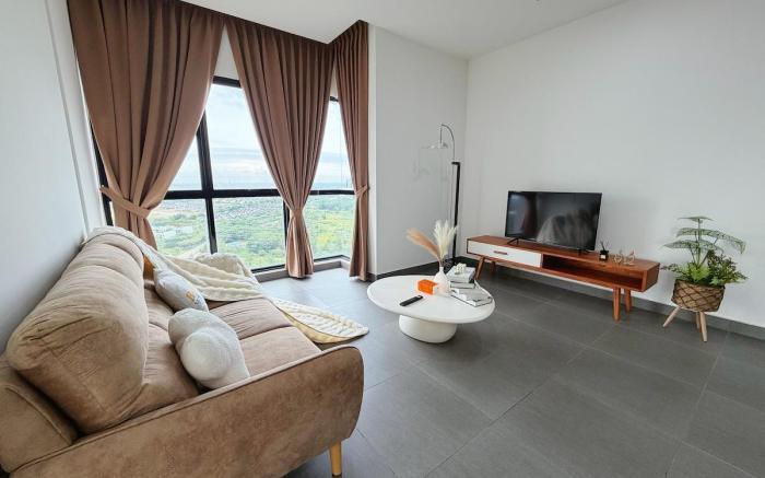 Cream Nest Minimalist 2BR 4 pax Medini Legoland