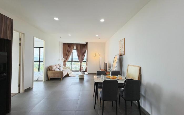 Cream Nest Minimalist 2BR 4 pax Medini Legoland