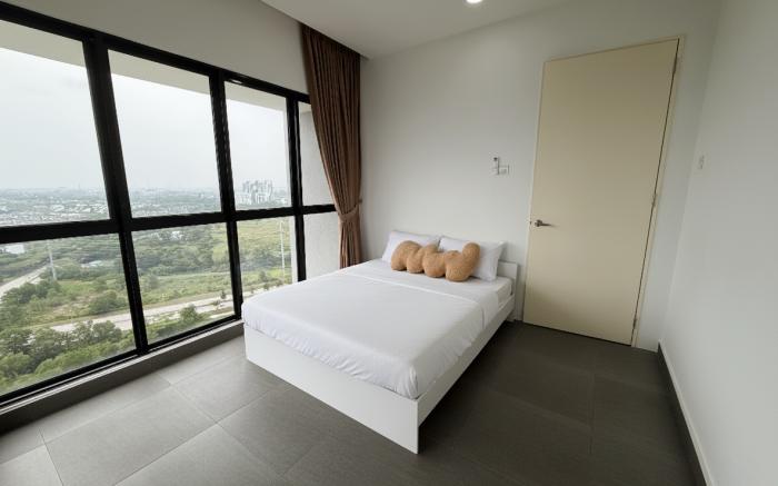 Cream Nest Minimalist 2BR 4 pax Medini Legoland