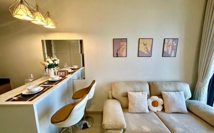 Unixx-30  高楼层，拥有美丽泳池，市中心，距离walking street 500米