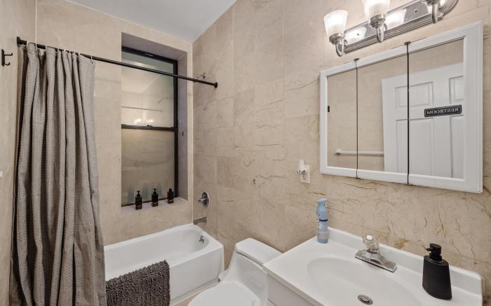 The Global Nook - Private Room by Times Square 3