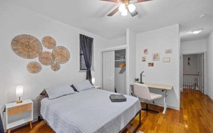 The Global Nook - Private Room by Times Square 3