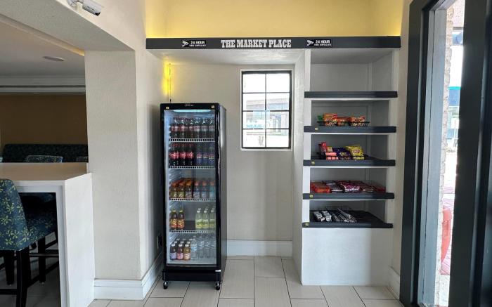 Super 8 by Wyndham Nacogdoches Near University