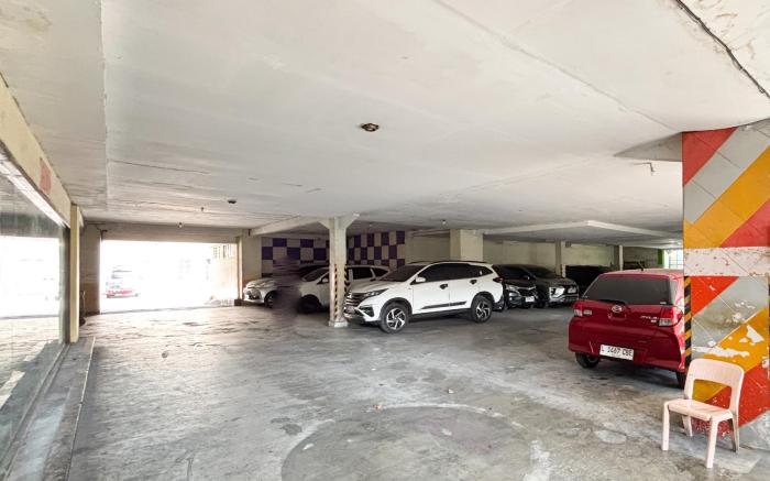 Hotel Pasar Besar RedPartner near Tugu Pahlawan