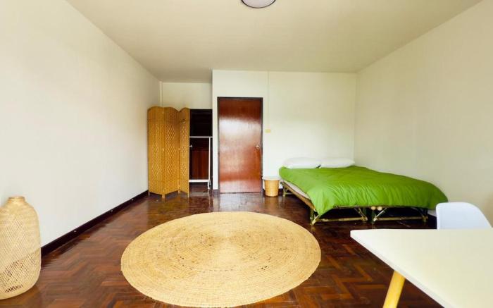 creative Bangkok Bedroom