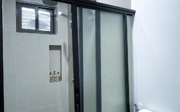 * * WV 32 Urban Scenic Studio