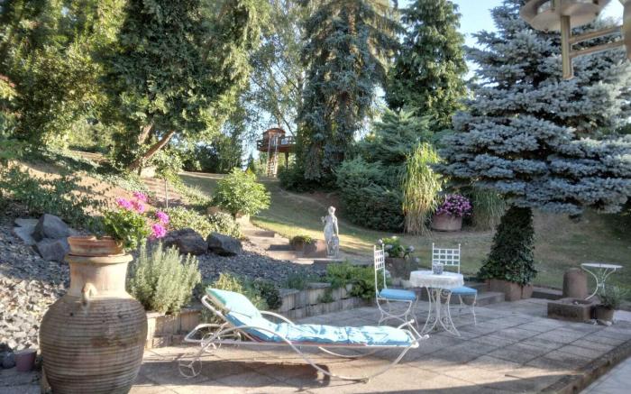 Aux Deux Cigognes Bis