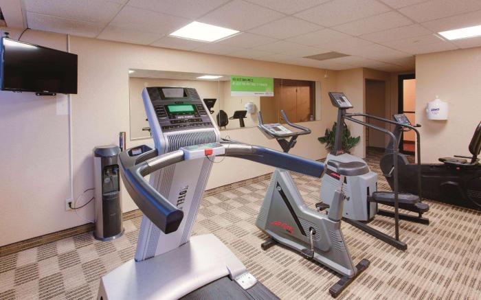 Ramada by Wyndham Fairfield NJ