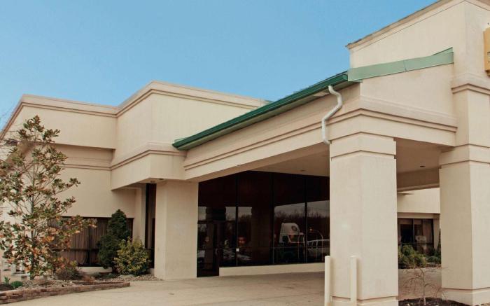 Ramada by Wyndham Fairfield NJ
