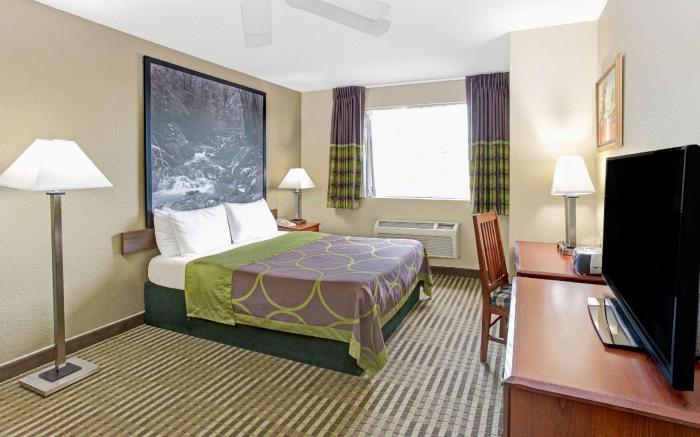 Super 8 By Wyndham Gurnee