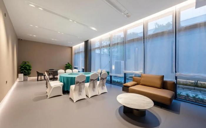 Zhuhai Jinfeng Wutongyuan Hotel (Tangjia Ancient Town Sun Yat-sen University Zhuhai Campus Branch)