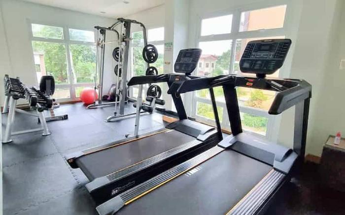 Cozy Studio Prime with Balcony, Smart Lock, Near Airport, Netflix, Free Wifi