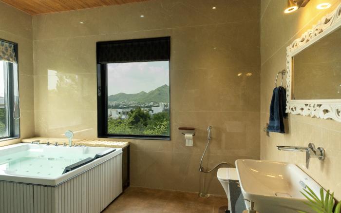 Moti Villa - Nature's Retreat