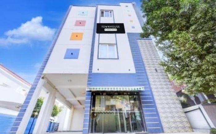 Townhouse Koramangala Road Complex Formerly Parkash Tower