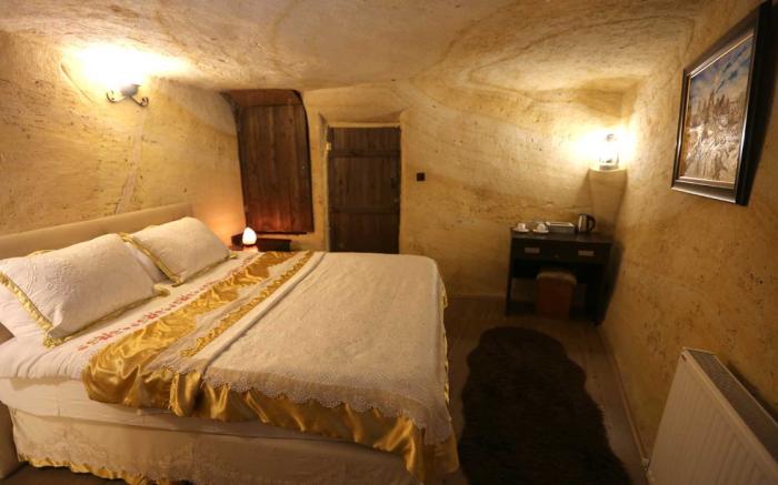 Antique Cave House-NEW