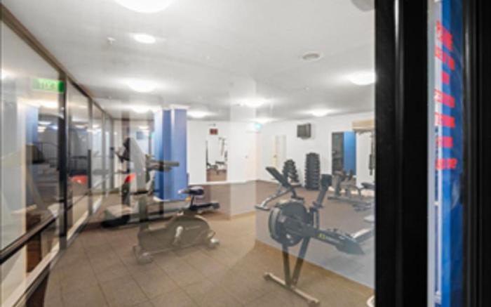 Oversized East Perth 2BR Pool Gym Parking