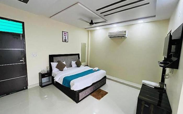 FabHotel The Taj Majestic