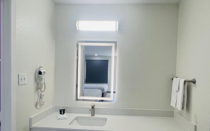 The Hallmark Inn & Suites Newly Renovated Rooms 