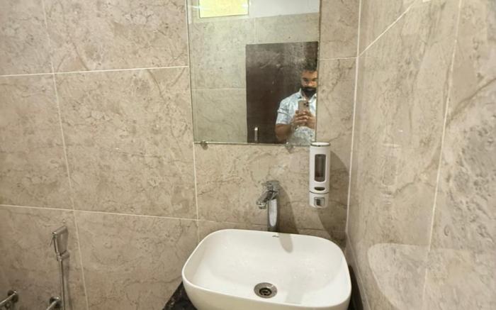 Hotel Drip Inn - Radha Krishna