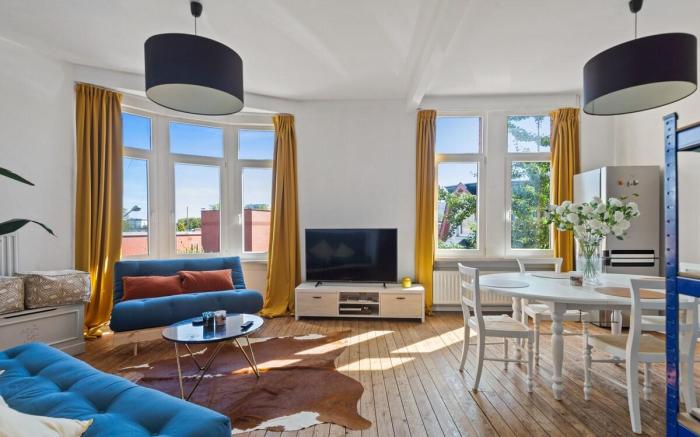 Near Station, 5 mins to Train Station