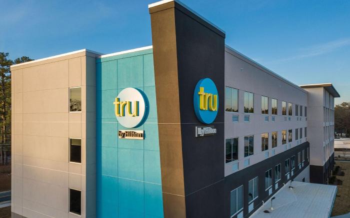 Tru by Hilton Fayetteville I-95