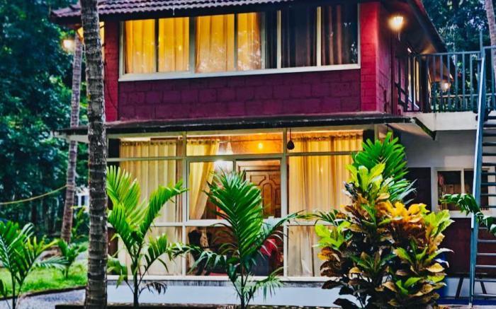 Entire Villa Riverside Resort, Muzhakkunnu, Iritty