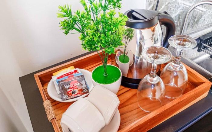 Brand New for Honeymoon Free Floating Breakfast