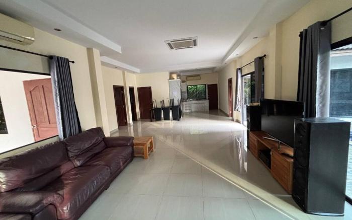 Gmob Pool Villa Resort