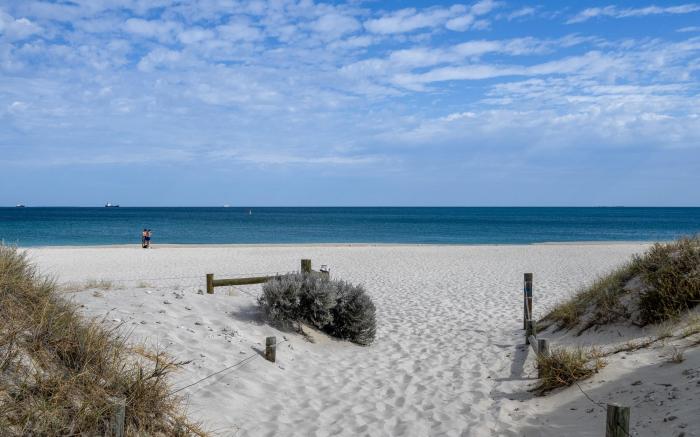 Bright 1-Bedroom Escape with Private BBQ