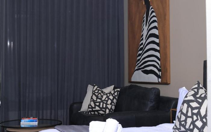 Luxurious and Modern, Menlyn Maine Residences 825