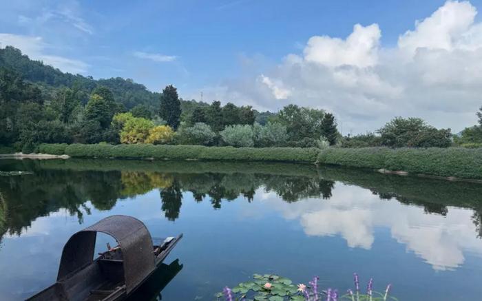 Chengdu Shiyue Forest Hotel