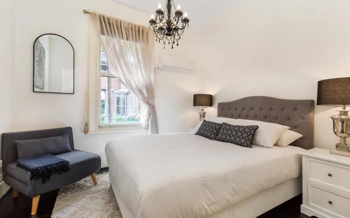 Cosy and Central City Studio Near Attractions