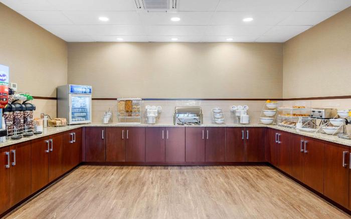Comfort Suites Burlington near I-5