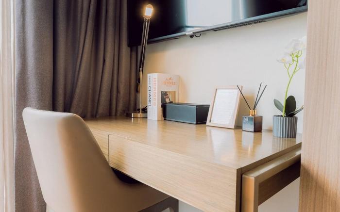 Classy suite room with river view