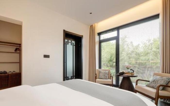 Hidden Spring at Huashan - Yuquan Trailhead